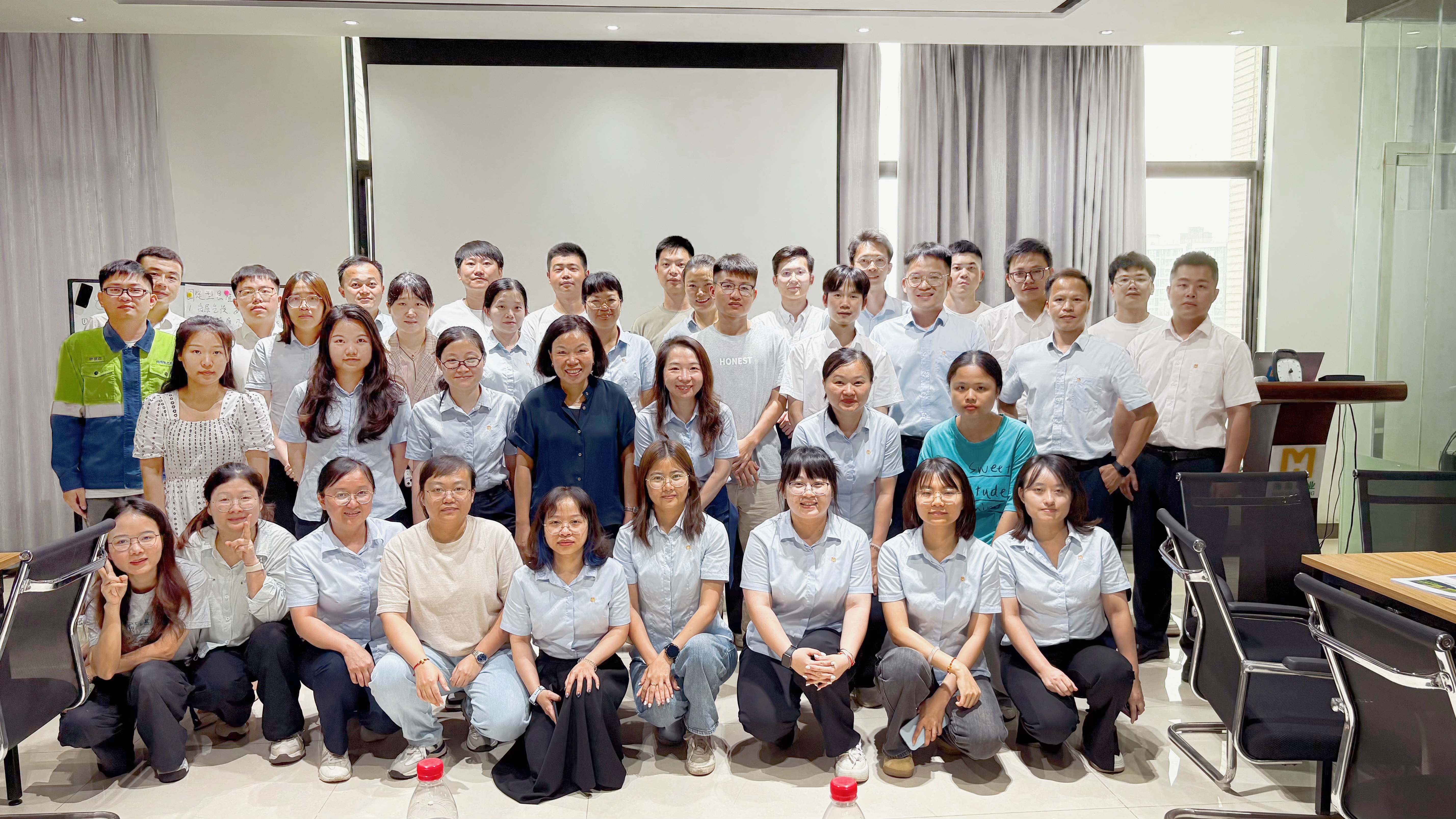 聚焦能力提升丨海南礦業舉辦“擁抱成長思維，重塑職場未來”工作坊